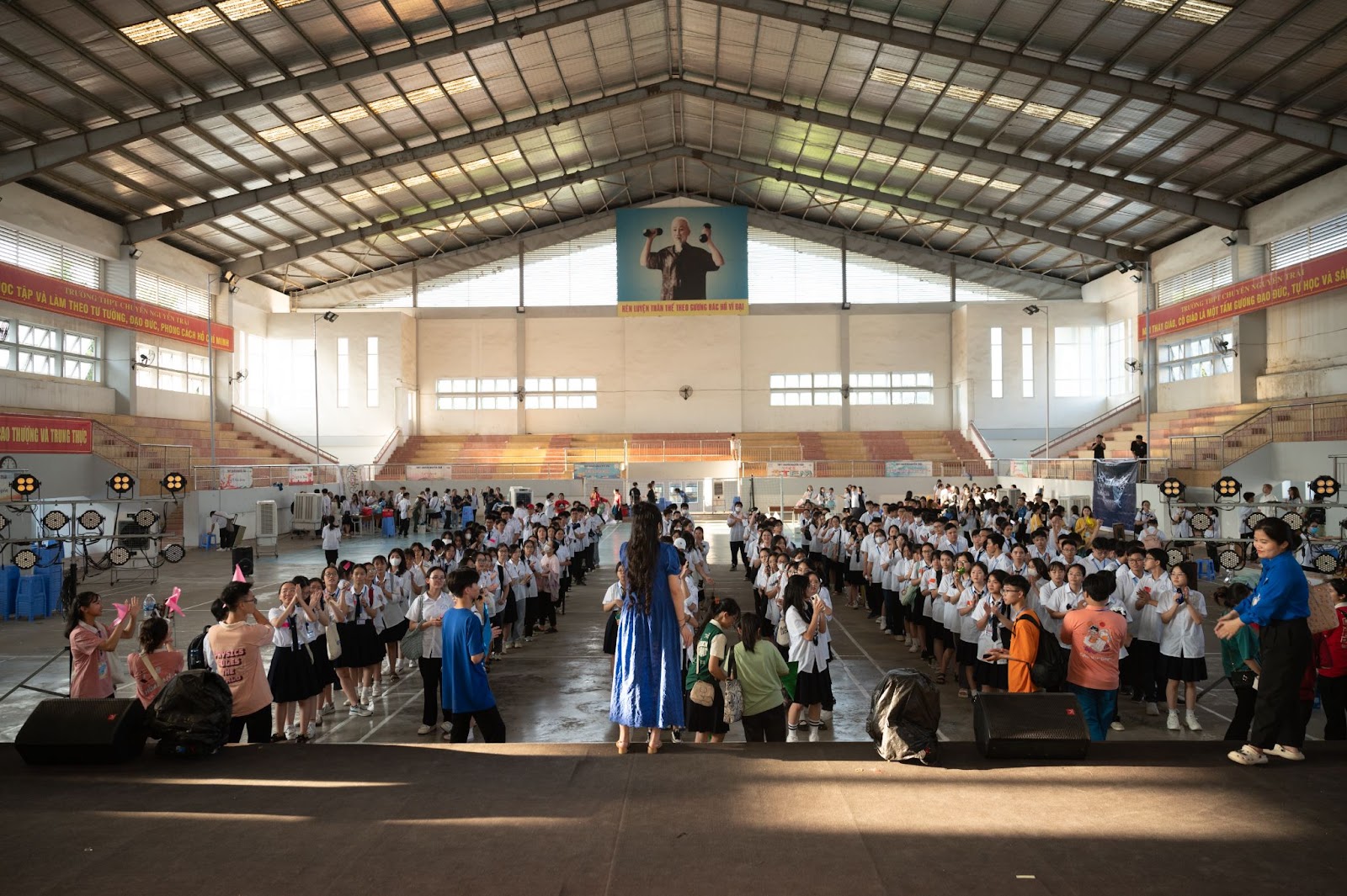 Nhấn để phóng to